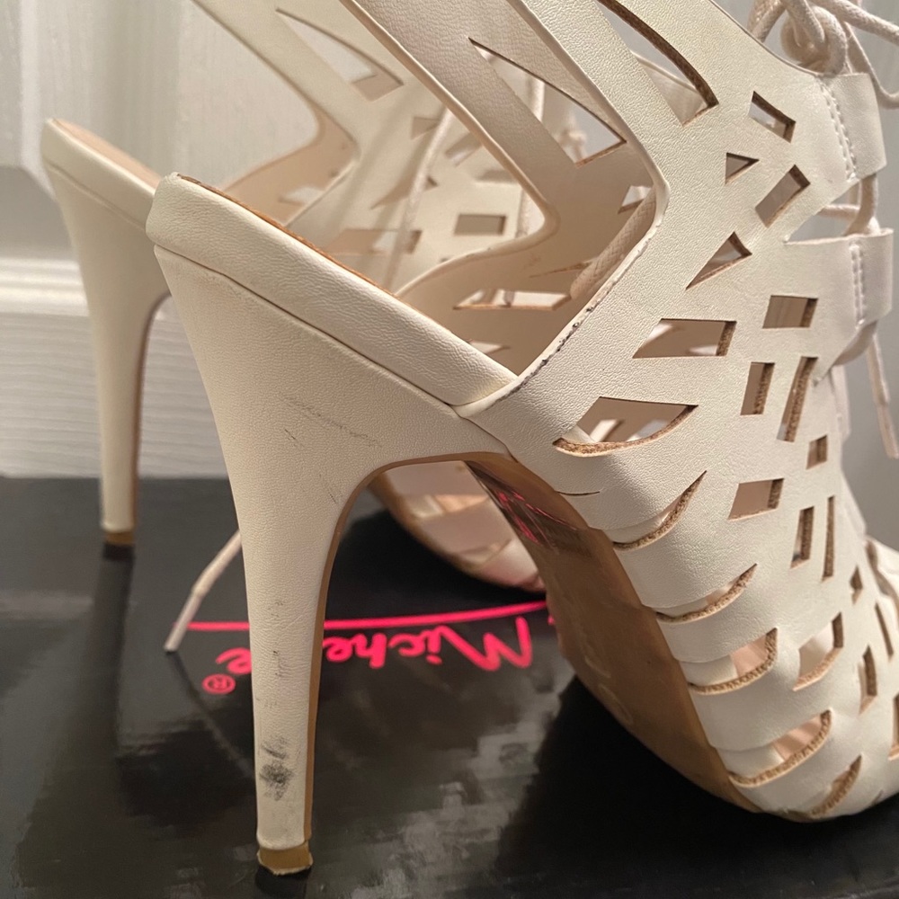 High heels - Picture 5 of 8